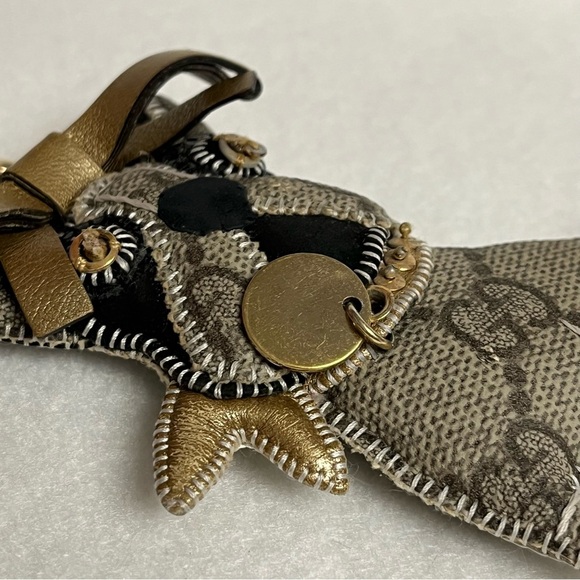 GUCCI FRENCH BULLDOG KEYCHAIN Leroy Guccioli Dog Frenchie Monogram Charm - Picture 2 of 15